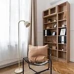 Apartment The White House Budapest