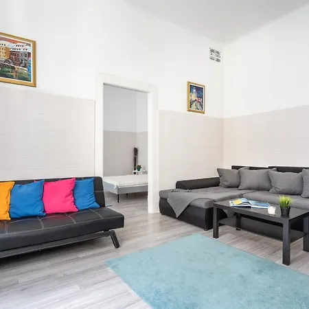 Apartament The White House *