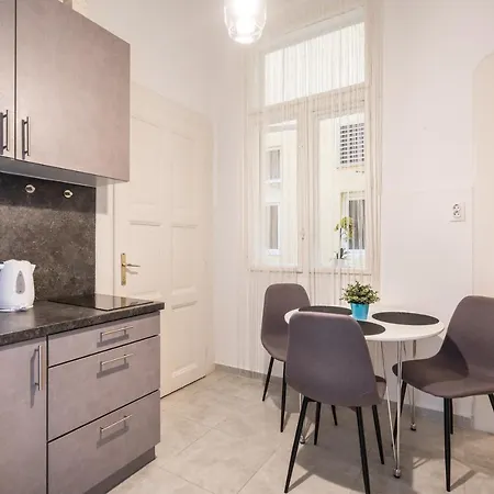 Apartment The White House Budapest