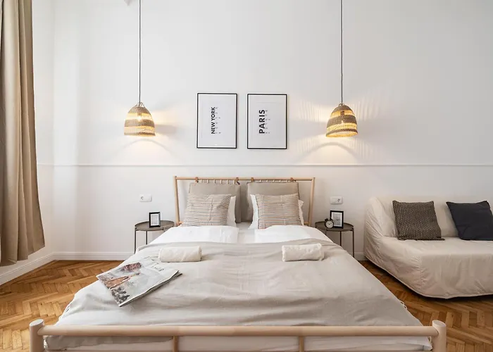 The White House Apartman *